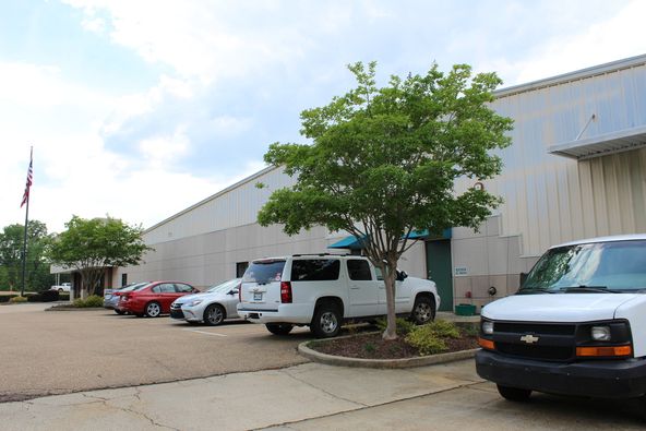 High Traffic Retail or Medical Space | Lakeland Drive: 4290 Lakeland Dr, Flowood, MS 39232